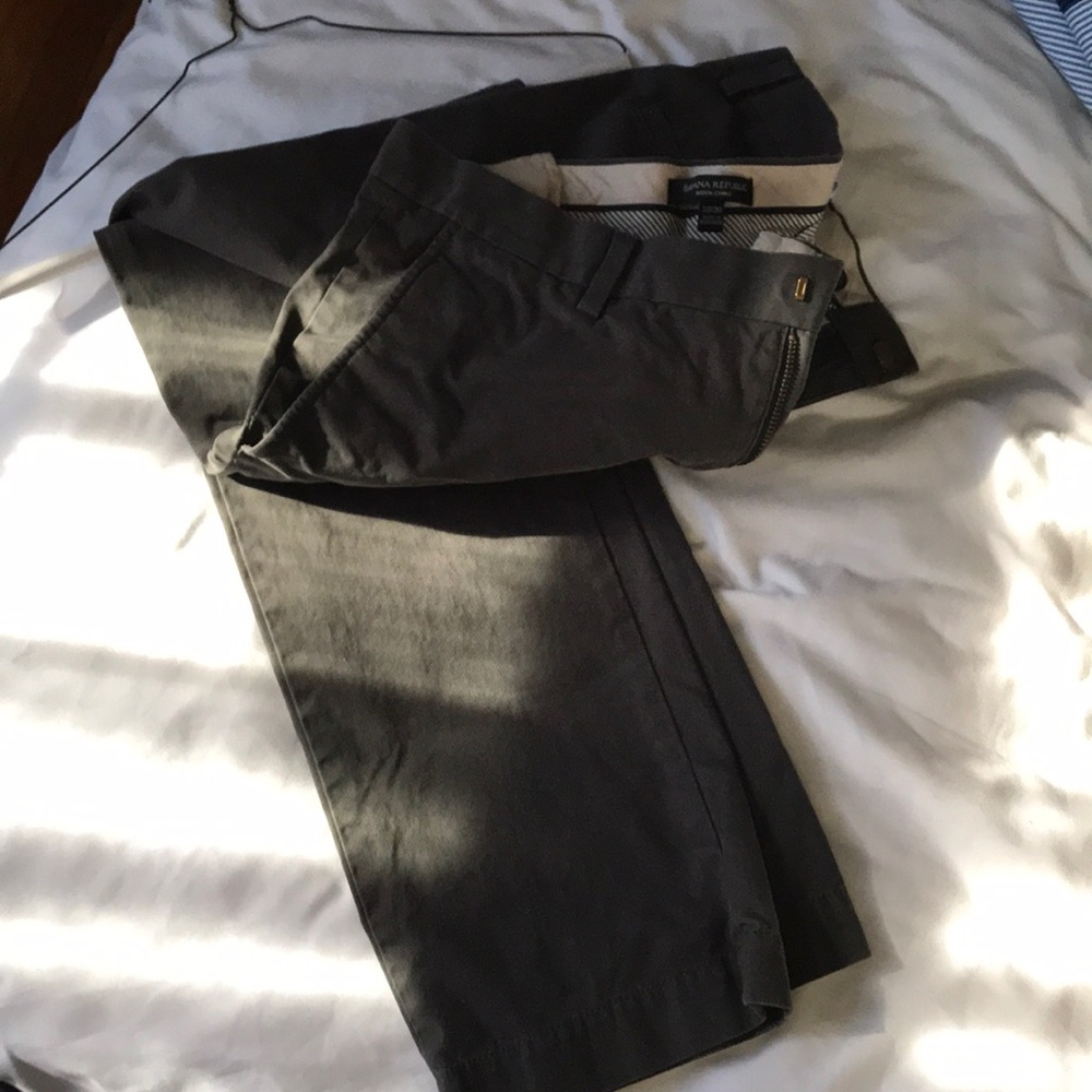 Banana Republic chinos. 33W 30L